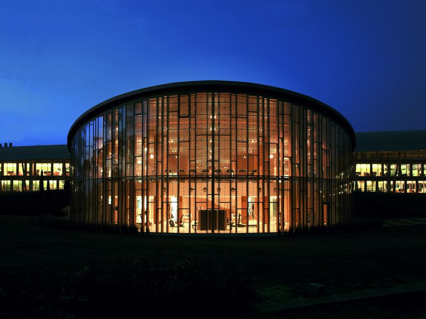 UNIFORM
UNI_THERM
Laminated wood Continuous facade system