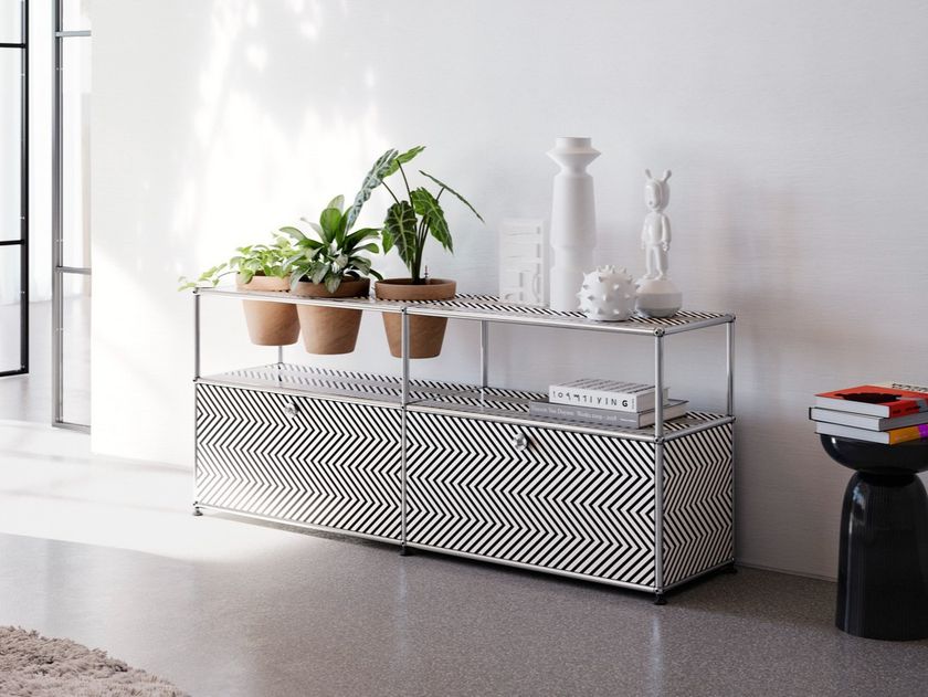 USM
ZIGZAG
Metal sideboard with flap doors