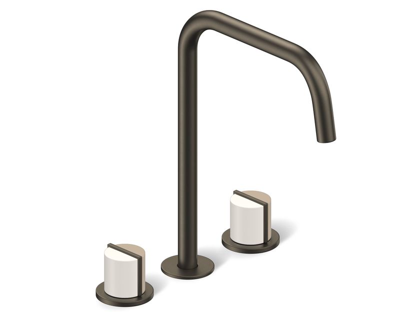 Varied Forms
MACARON MAC104
Countertop 3 hole chromed brass washbasin tap