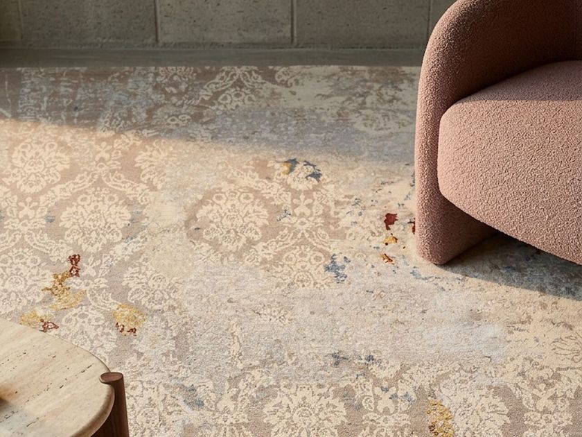 Vartian
CARPET NO.14 TAUPE
Rectangular handmade wool and silk rug