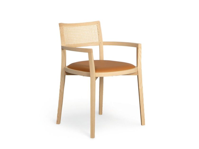 Very Wood
KHA 22C
Open back wooden chair