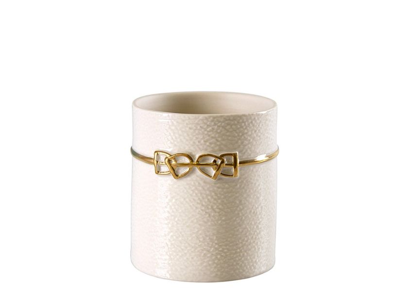 VILLARI
DRESSAGE
Countertop porcelain toothbrush holder