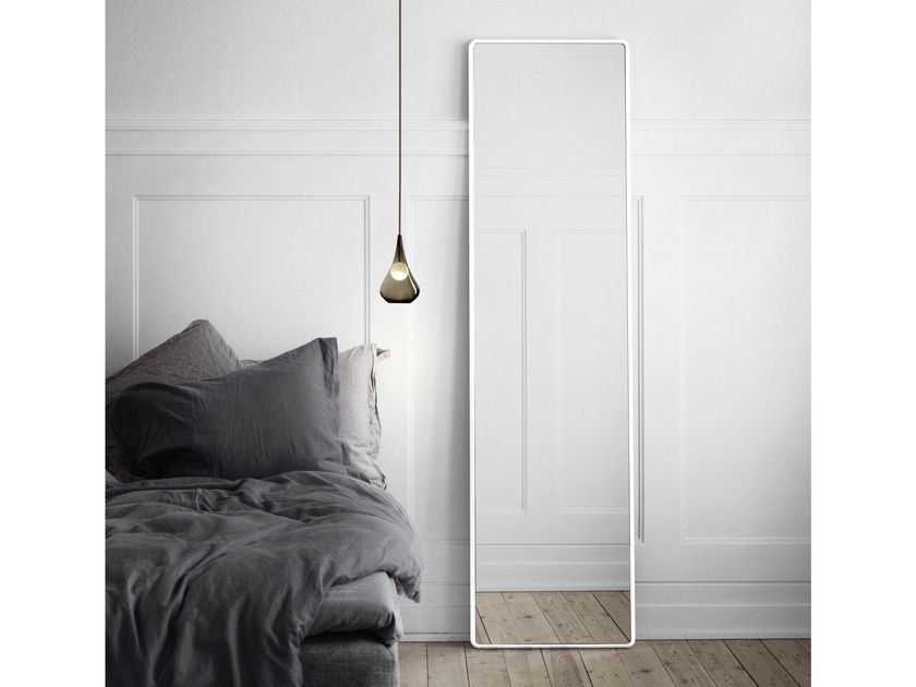 Vipp
VIPP913
Rectangular freestanding mirror
