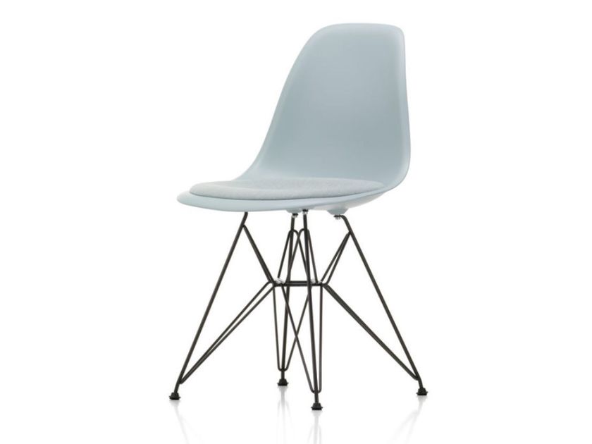 Vitra
DSR
Polypropylene chair with padded seat