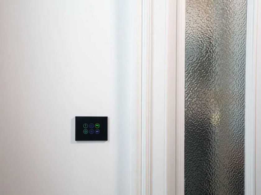VITRUM DESIGN
TECH
Glass switch range with LED lights