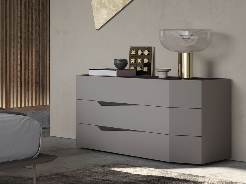 Voltan
ALICANTE
Wooden chest of drawers