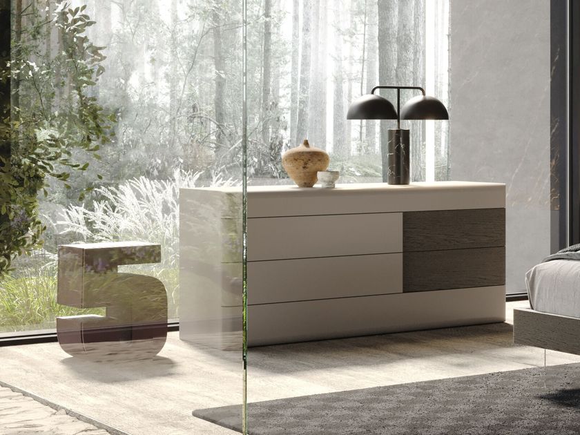 Voltan
PRESTIGE
Wooden chest of drawers