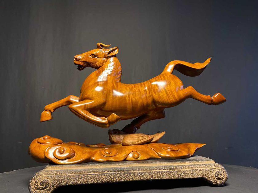 WANSHE
PONY
Ebony sculpture