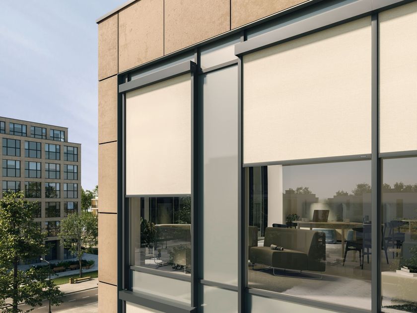 WAREMA
easyZip FACADE BLINDS
easyZIP facade awning
