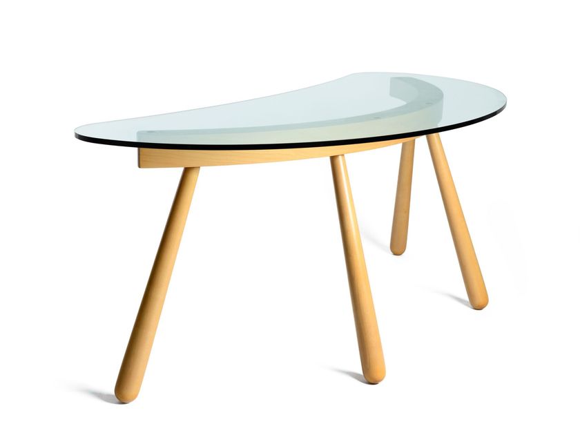 Wiener GTV Design
BOOMERANG
Tempered glass desk with beech wood legs