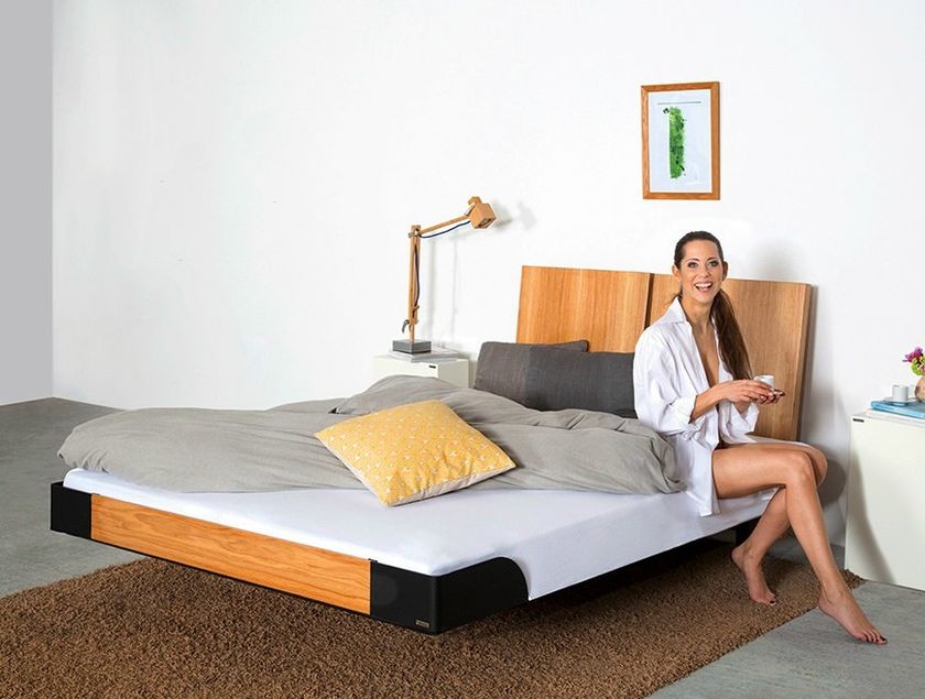 Wissmann raumobjekte
FLOAT - ART325
Wooden double bed with high headboard