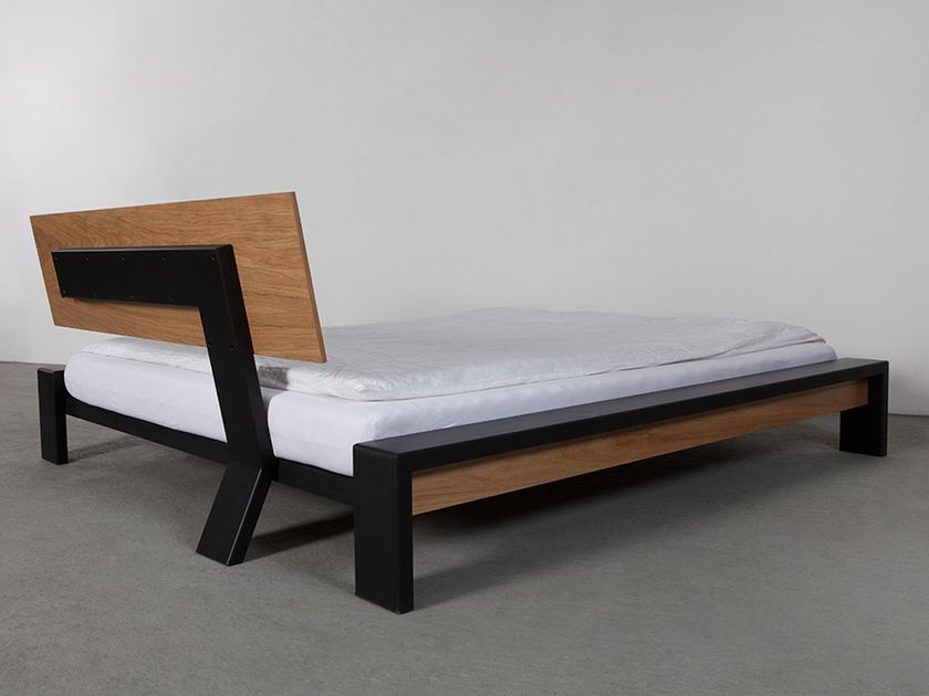 Wissmann raumobjekte
SIDE - ART326
Steel and wood bed