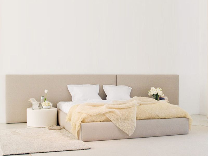 Woodnotes
BED
Fabric double bed