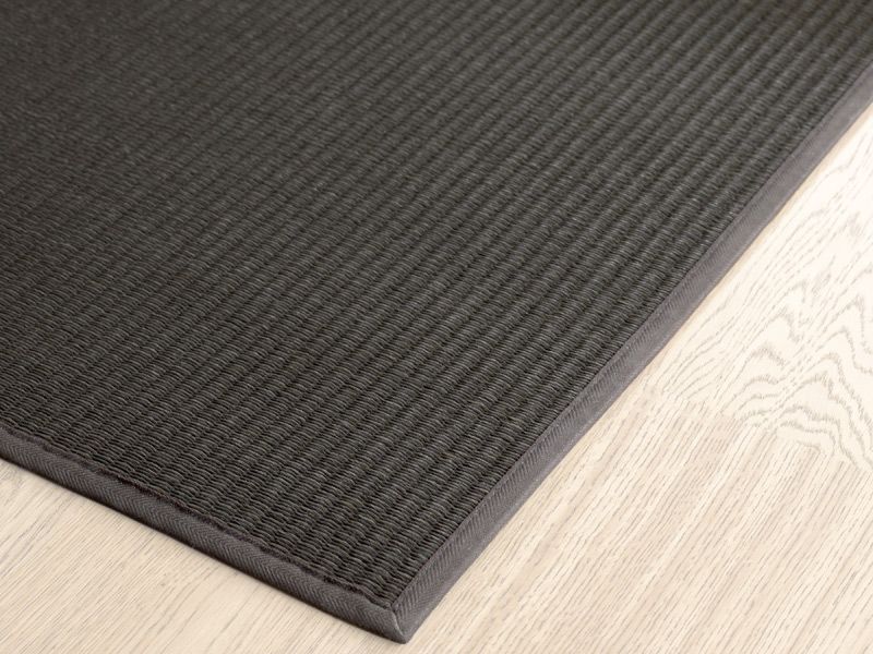 Woodnotes
COAST
Solid-color rug
