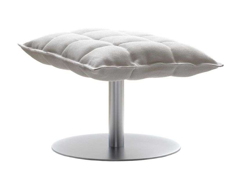 Woodnotes
K OTTOMAN
Fabric footstool