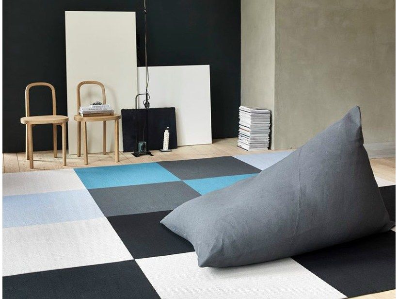 Woodnotes
SQUAREPLAY
Rectangular paper yarn rug
