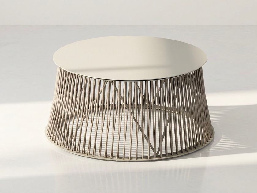 WOOMEY & K
UD SERVE LARGE YR 80
Round aluminium and rope coffee table