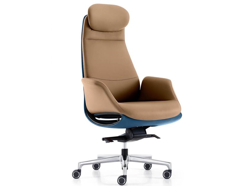 WORKSPACE
CARBON DESIGNER
High-back swivel leather executive chair