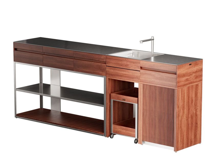 YARDCOM
OASIS
Stainless steel and wood outdoor kitchen