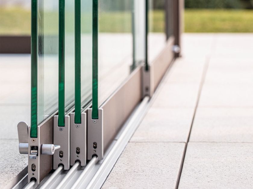 YCO
SLIDY
Sliding glass facade