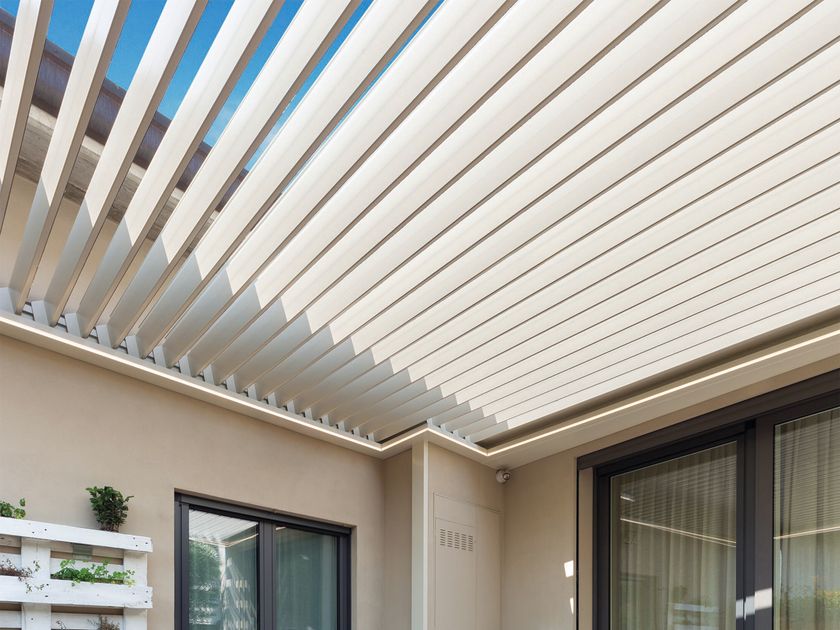 YCO
WATERPROOF
Bioclimatic pergola with adjustable louvers