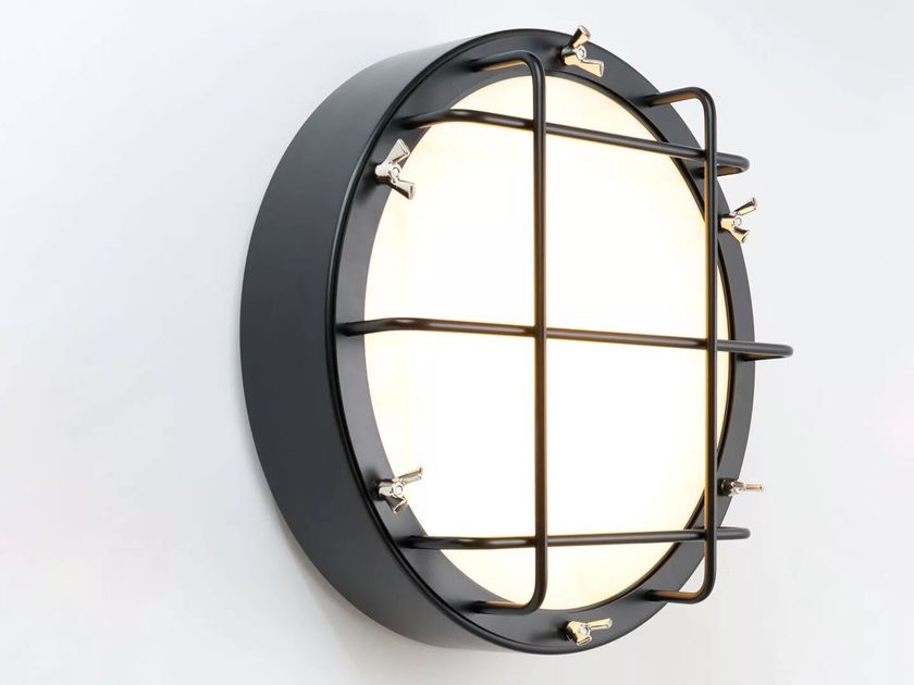 ZAVA
CANTIERE
LED iron outdoor wall lamp
