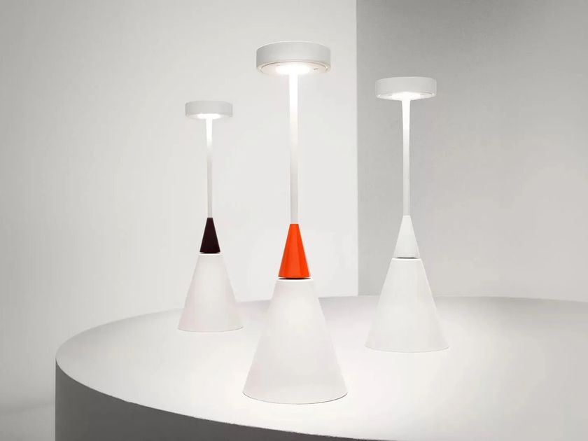 ZAVA
FENEX
LED iron table lamp