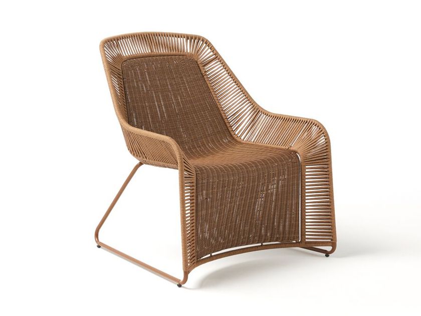 Zavotti
MAKU
Polyester rope lounge chair with armrests