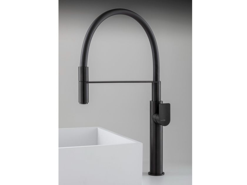 ZAZZERI
Q316 34001101A01 / 3400MA07A00
Countertop stainless steel kitchen mixer tap with spray