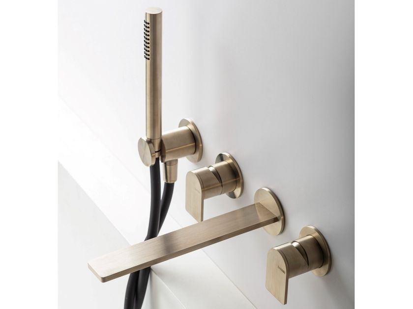 ZAZZERI
Q316 3400J401AA0 / 3400I401AB0 / 3400MA02A00
Wall-mounted stainless steel bathtub mixer with hand shower