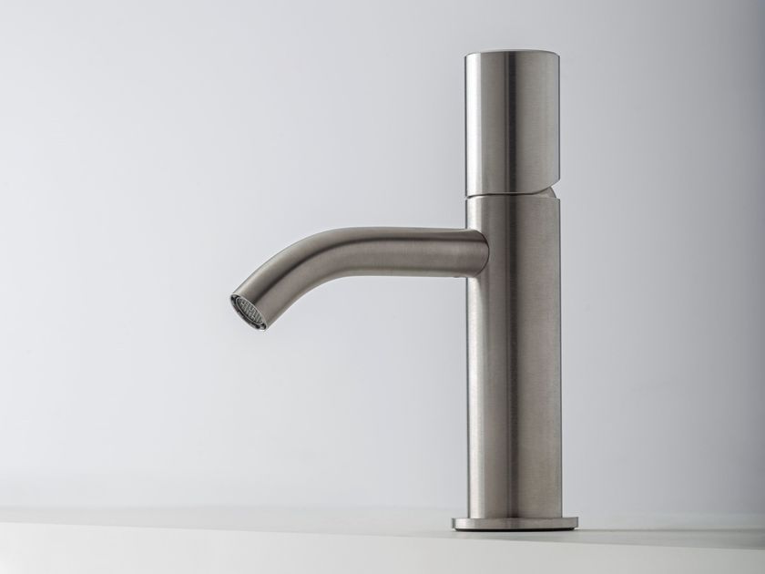 ZAZZERI
Z316_SH 33051106A00 / 3305MA01A00
Countertop single handle stainless steel washbasin mixer