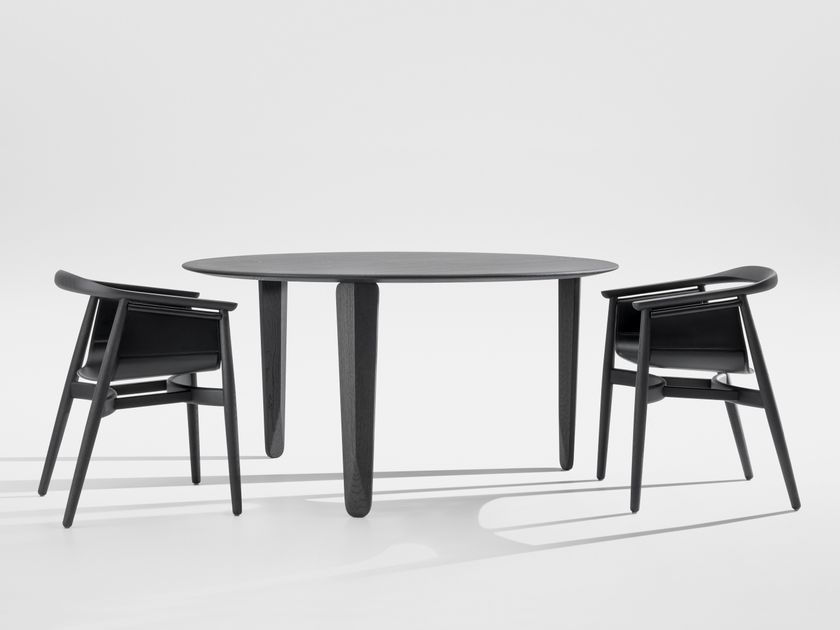 ZEITRAUM
KUYU DINE
Round solid wood dining table