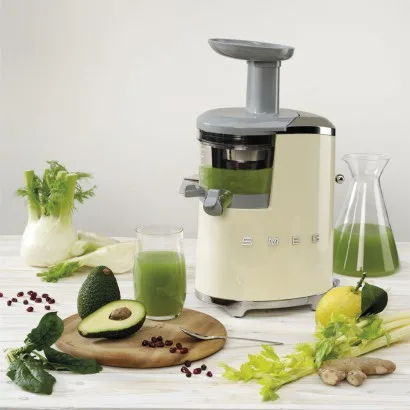 Соковыжималка Smeg SJF01CREU